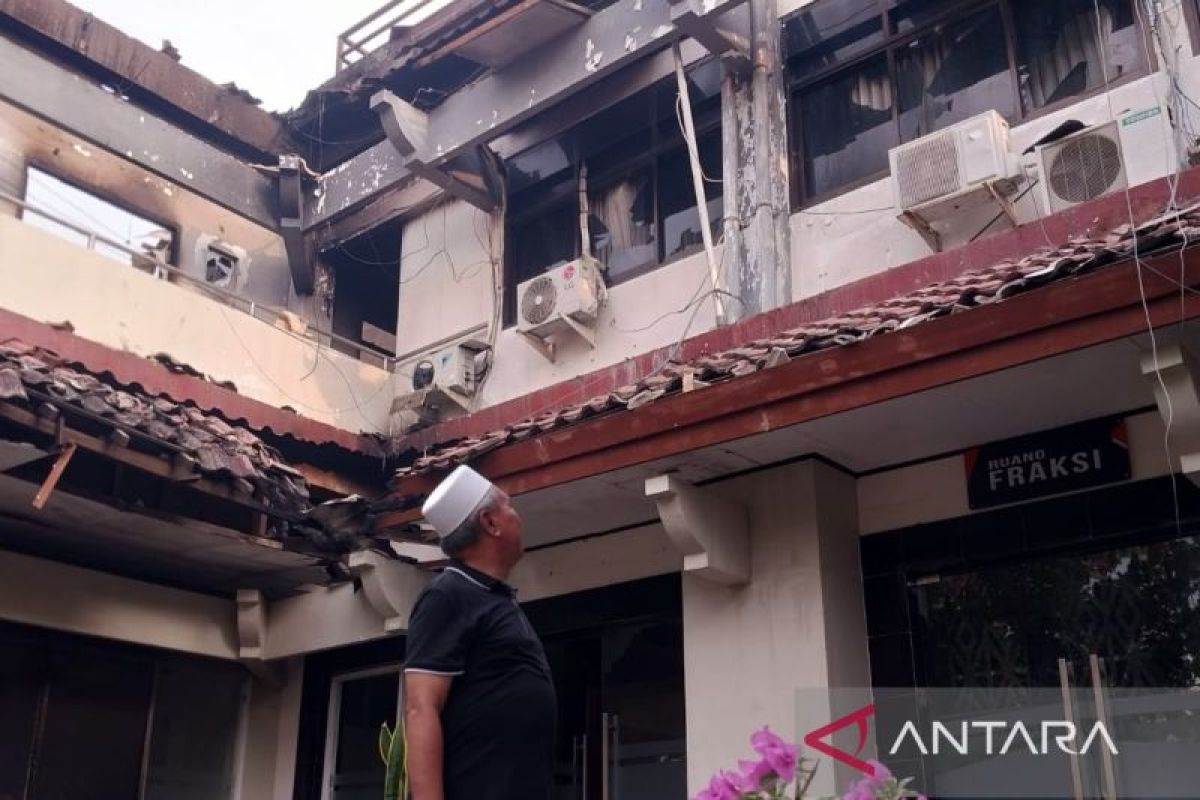 DPRD NTB memastikan kerja dewan berjalan pascapembakaran