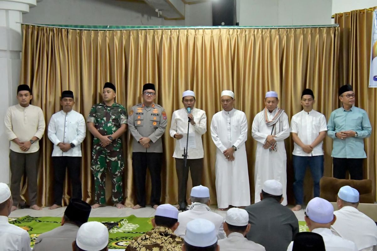 Bupati HSS dan forkopimda shalat hajat dan doa keselamatan daerah
