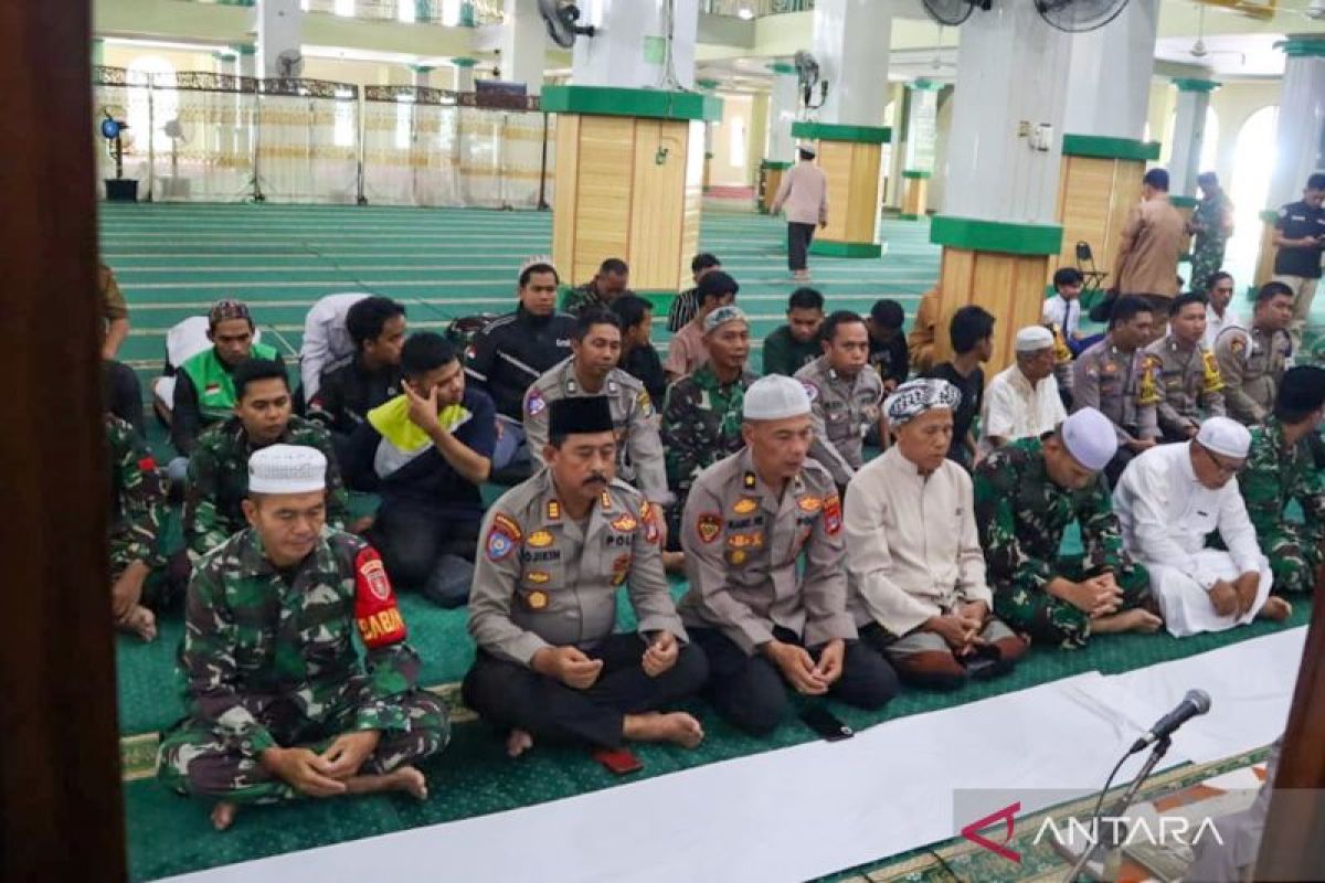 HST gelar sholat berjamaah dan do'a bersama untuk keselamtan bangsa