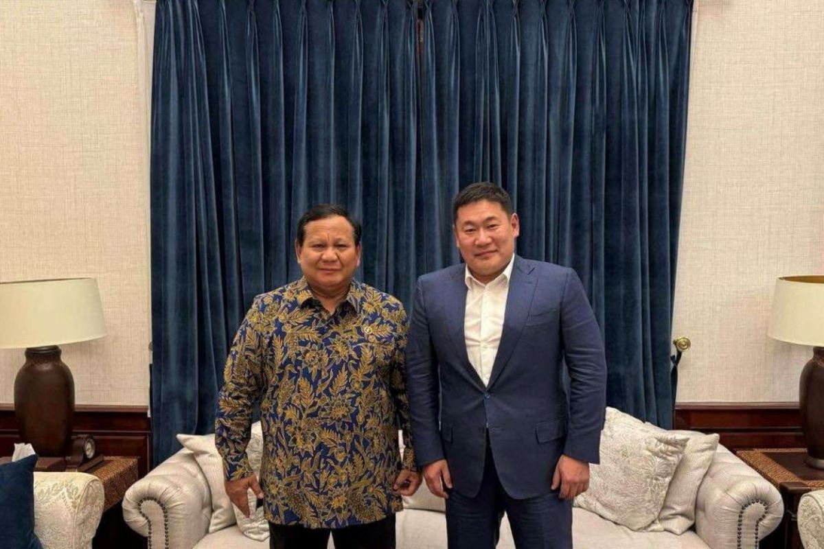 Prabowo discusses SWF management with Mongolia's Chinggis Fund founder