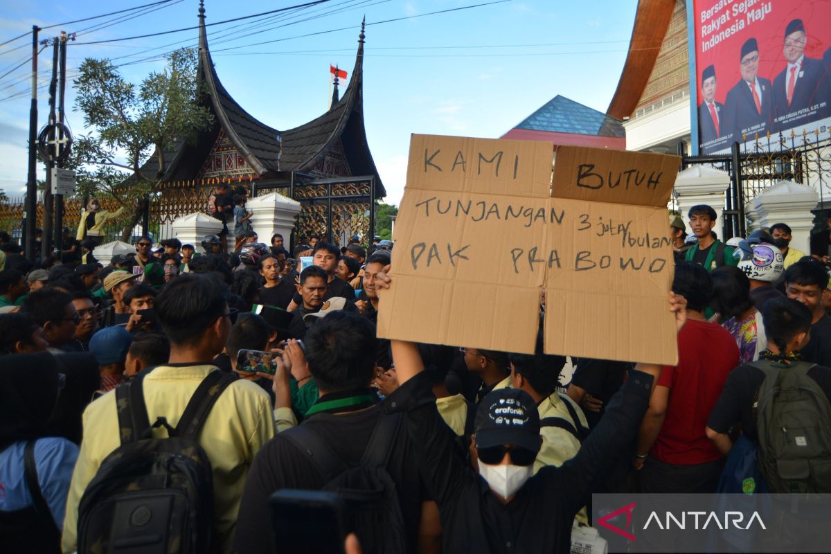 Waspada penipuan file APK terkait demo