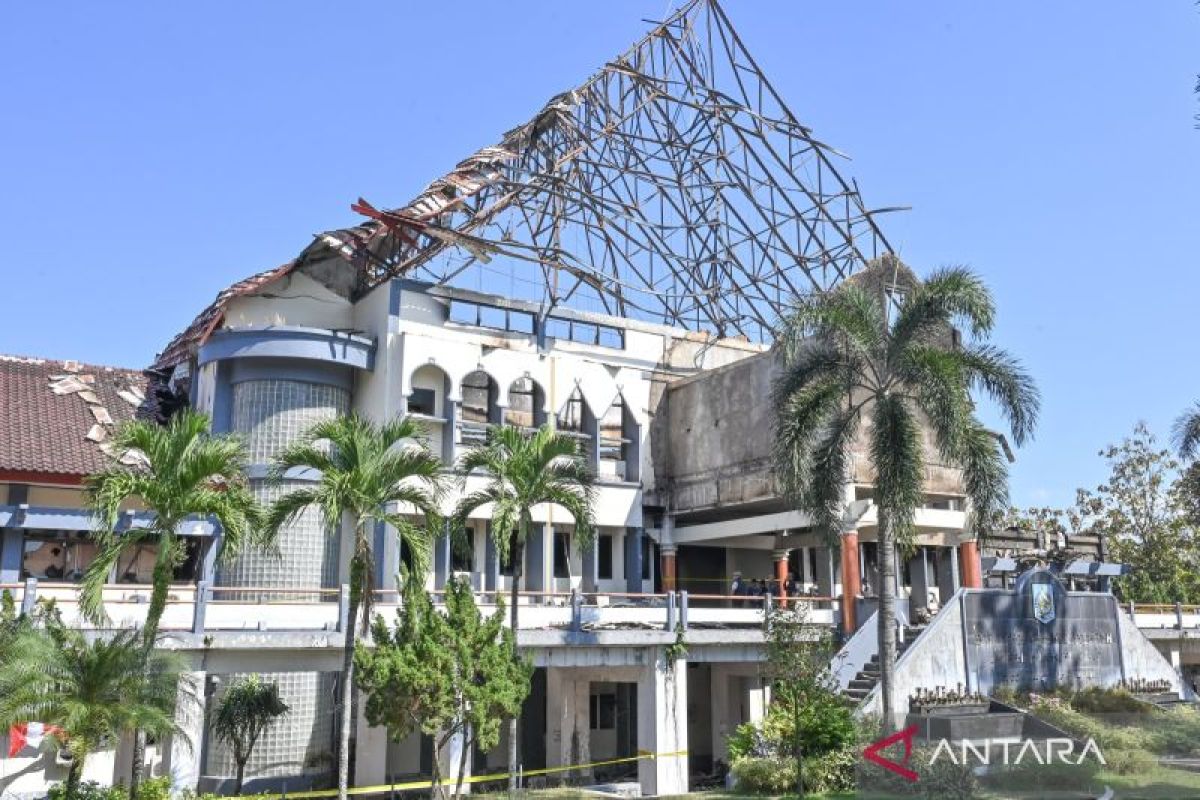 Tajuk ANTARA NTB - Garasi jadi paripurna, Aspirasi jangan terbakar lagi
