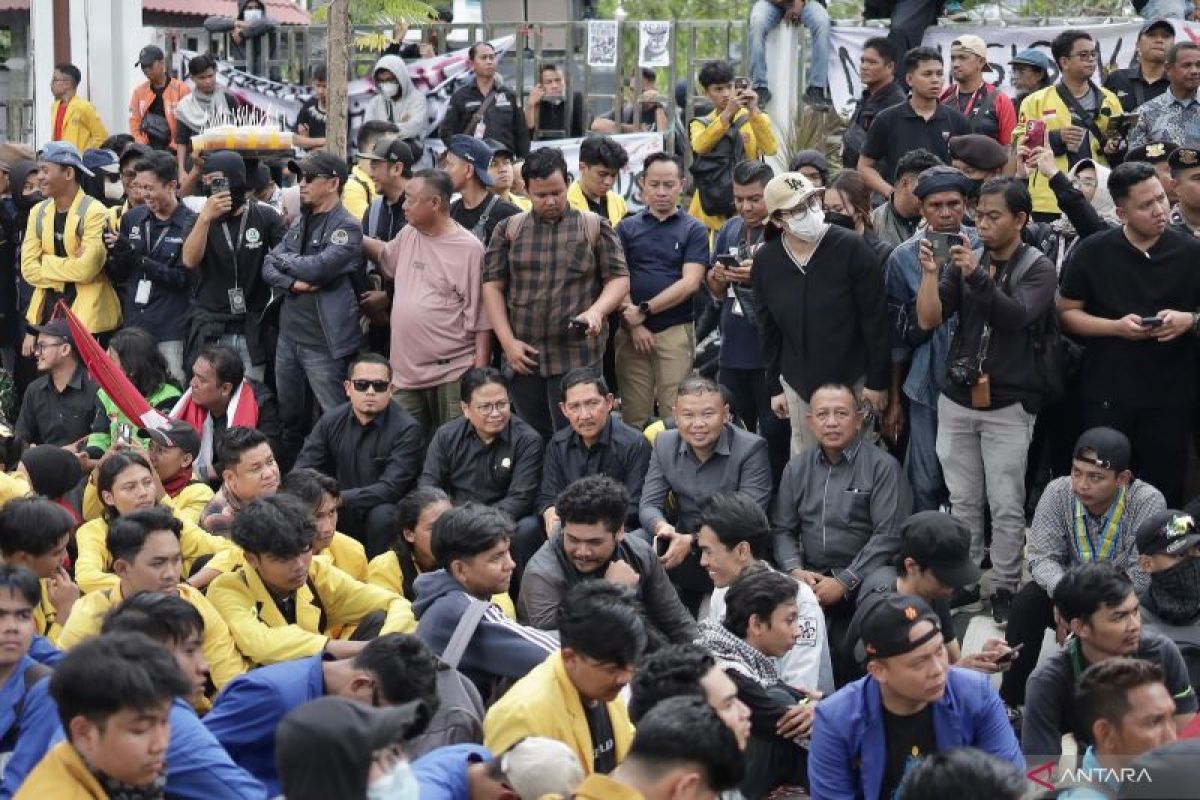 Legislator Firman Yusi nyatakan warga Kalsel cinta damai