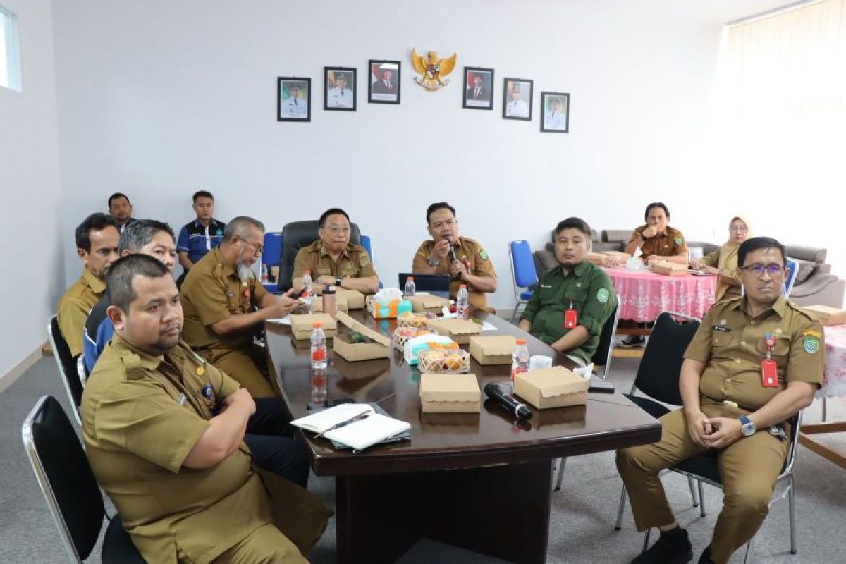 Tapin proposes infrastructure projects with international support