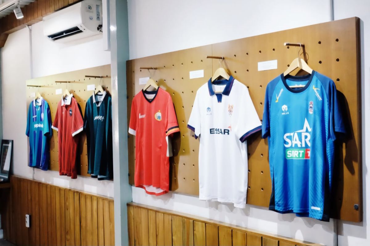 Fajar Ramadhan rayakan 10 tahun berkarya lewat jersey spesial