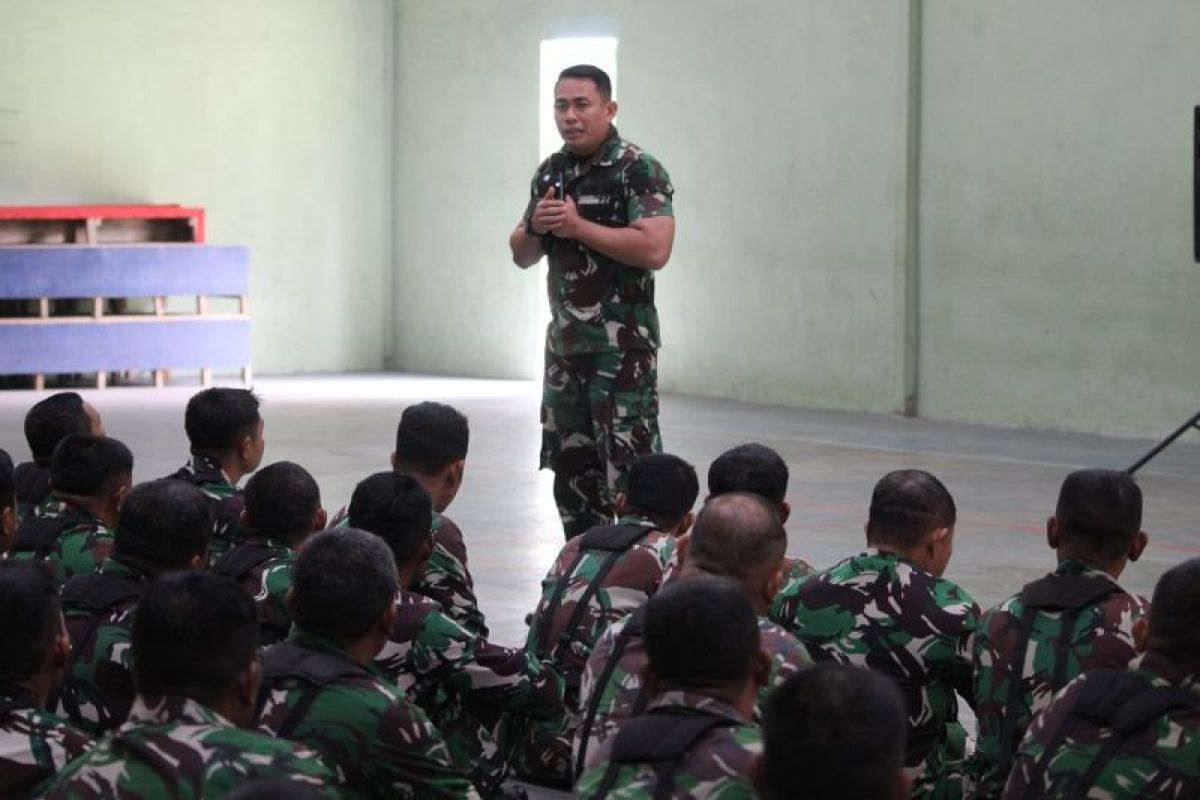 Jam Pimpinan, Letkol Inf.Robert Panjaitan beri arahan pada Prajurit Kodim 0205/TK