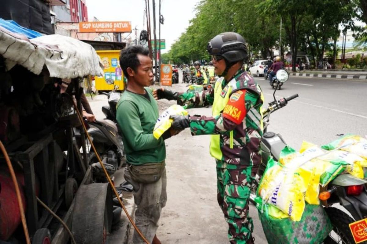 Kodam I/Bukit Barisan salurkan 2,5 ton beras warga terdampak  aksi
