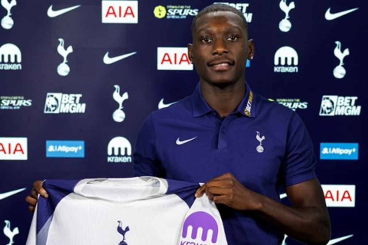 Kolo Muani jadi penyerang baru Tottenham