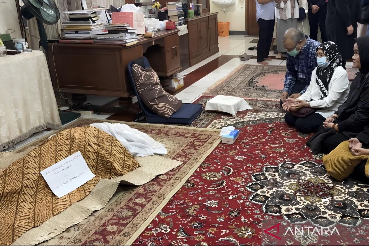 Keluarga ungkap Acil Bimbo wafat setelah melawan sakit komplikasi