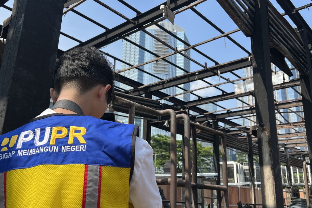 Kementerian PU tanggung perbaikan halte Senen dan Polda Metro Jaya