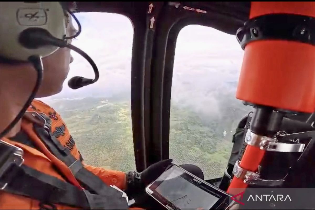 Rimbunnya hutan sulitkan pencarian helikopter hilang di Kalsel