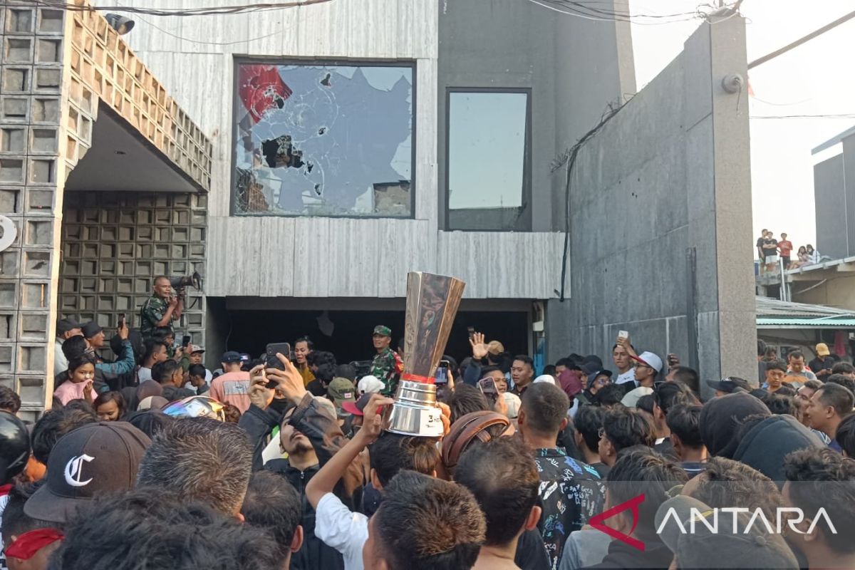Police accommodates return of Ahmad Sahroni's looted goods
