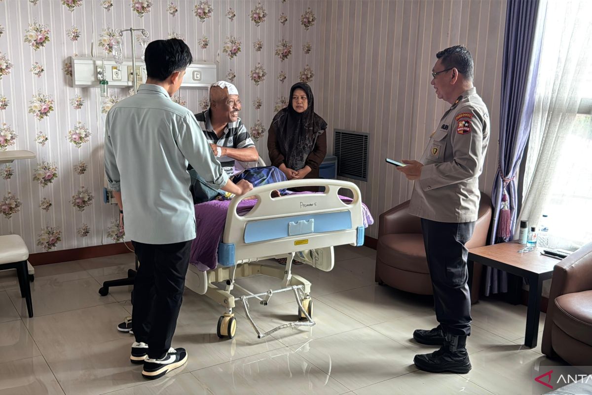 Gibran jenguk warga-anggota Polri yang korban luka berat demonstrasi