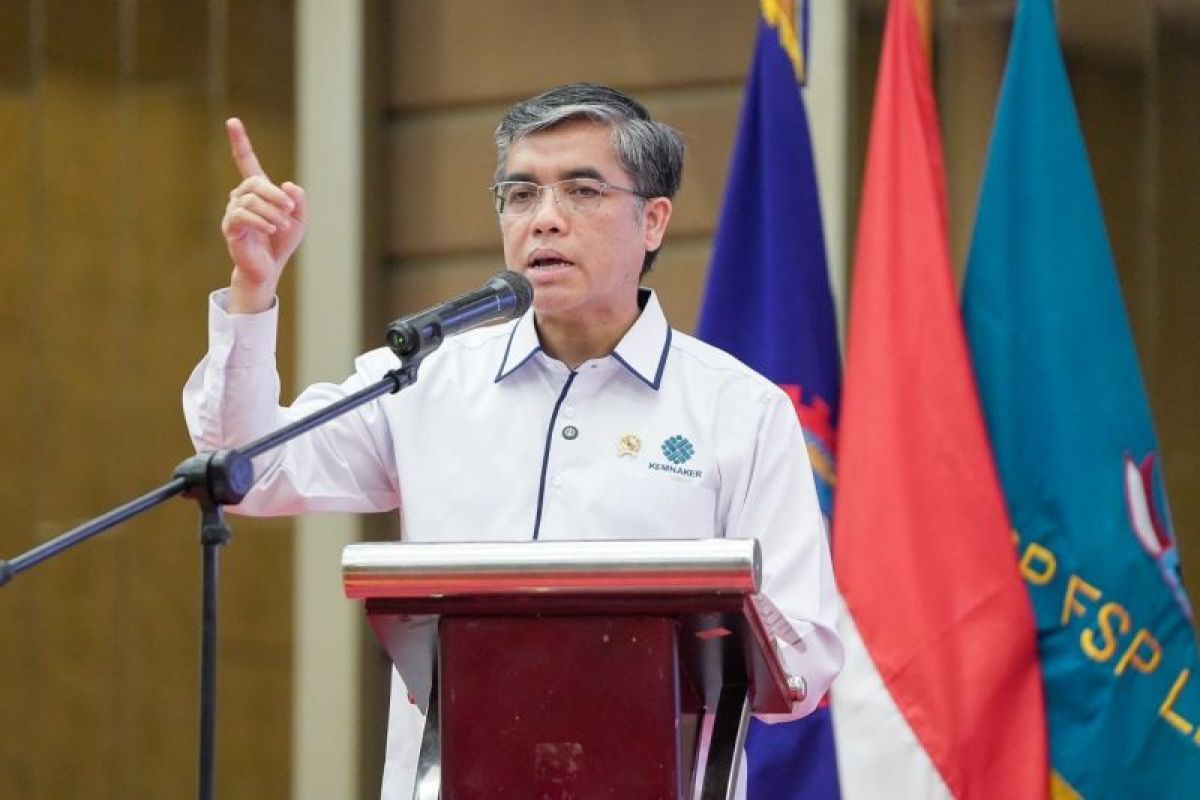 Minister backs labor union collaboration to boost workforce reform