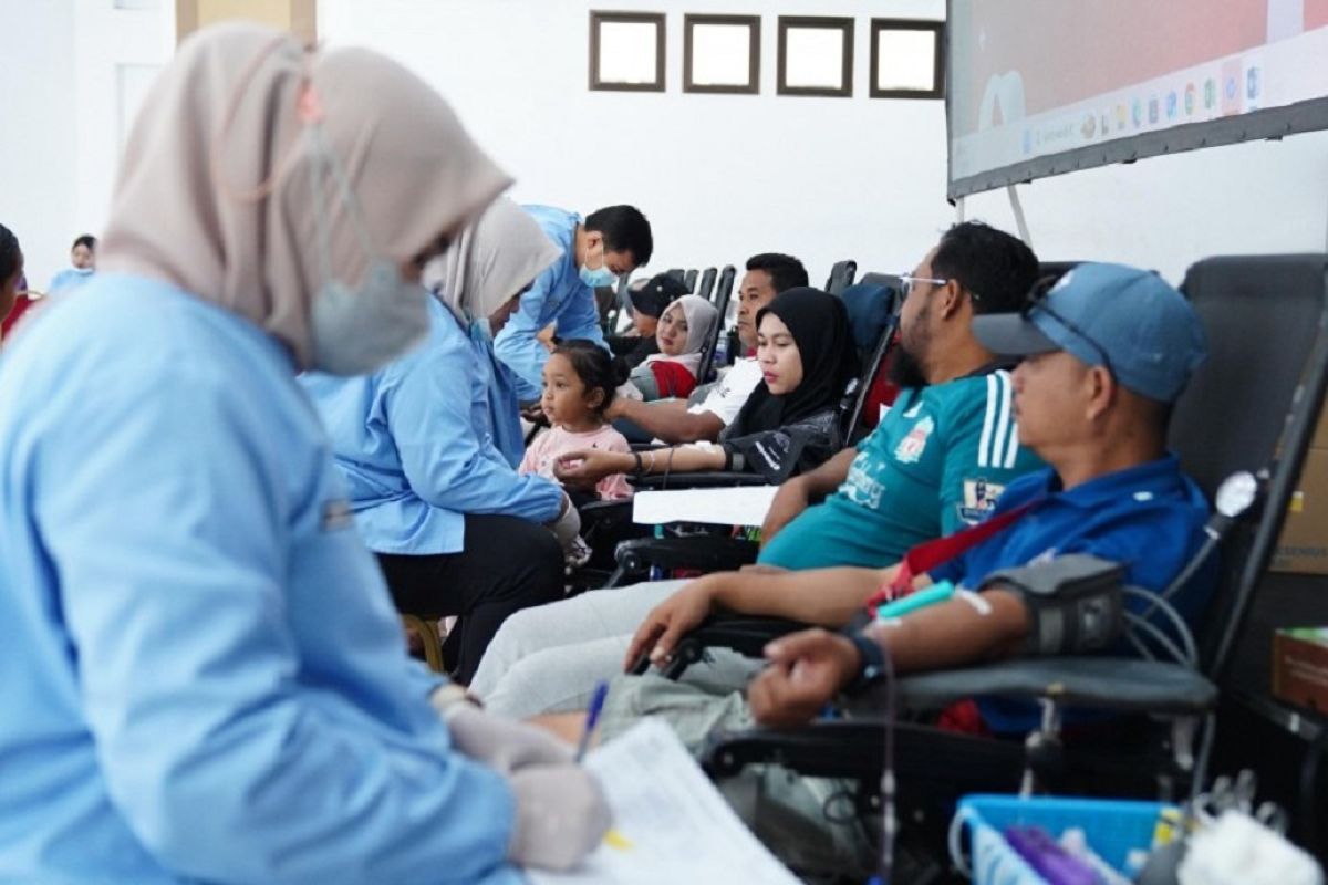PT Timah - PMI berhasil kumpulkan 1.096 kantong darah