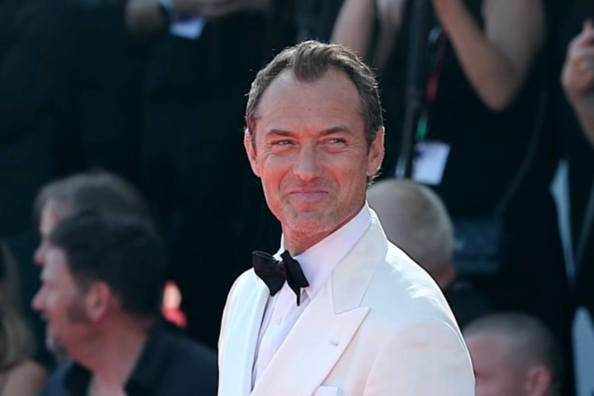 Jude Law tak ragu perankan Putin di film The Wizard of the Kremlin