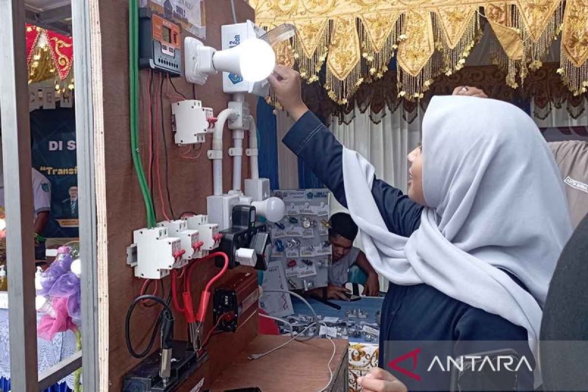 Kejari Banda Aceh pamerkan karya pelajar SMA dan SMK
