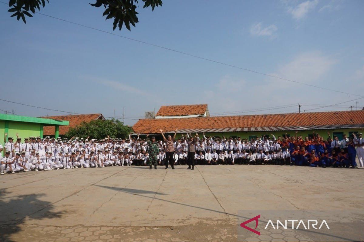 Polres Batang-Kodim  edukasi pelajar jaga kedamaian cegah provokasi