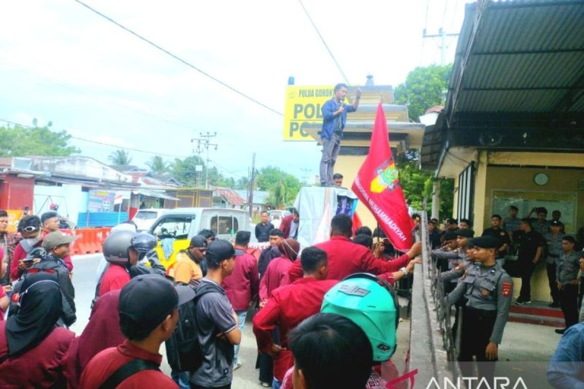 Mahasiswa Gorontalo desak polisi bebaskan pengunjuk rasa yang ditangkap