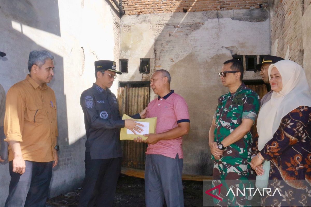 Pemkab Aceh Barat salurkan uang tunai untuk ASN korban kebakaran
