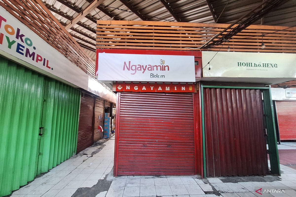Sewa kios pedagang Blok M yang relokasi ke lantai dasar gratis 2 bulan