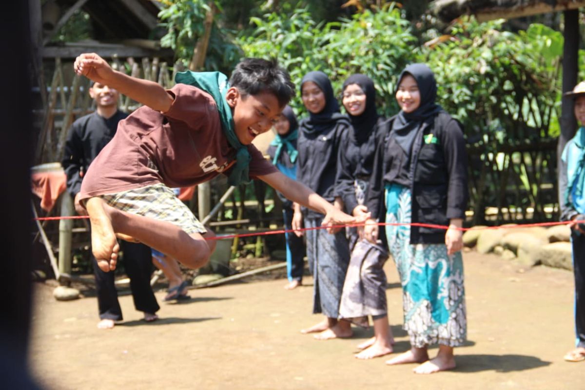 Lestarikan budaya, Dompet Dhuafa adakan voluntrip permainan anak-anak