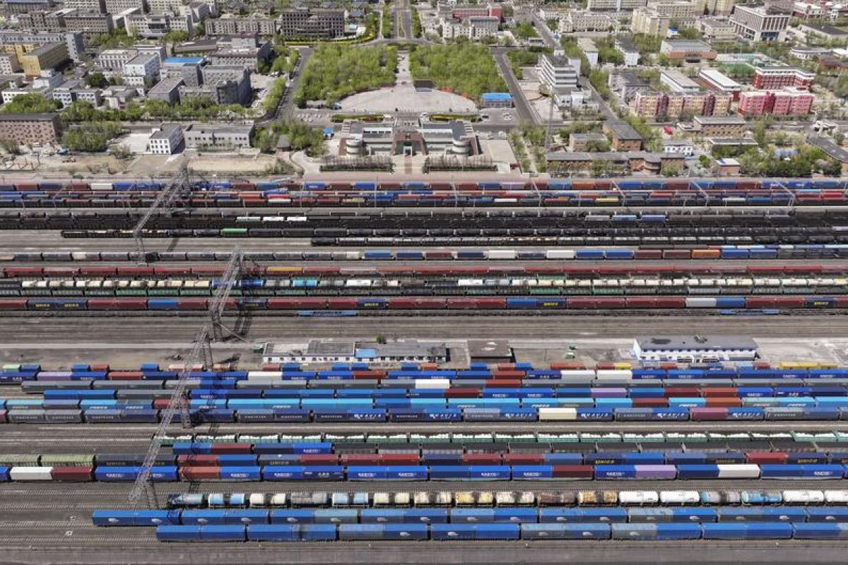 Pelabuhan Xinjiang tangani 5.000 lebih perjalanan kereta China-Eropa