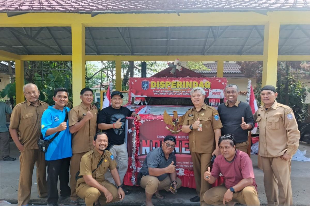 Mobil hias Disperindag Babel tonjolkan hilirisasi industri di pawai kendaraan hias HUT ke-80 RI