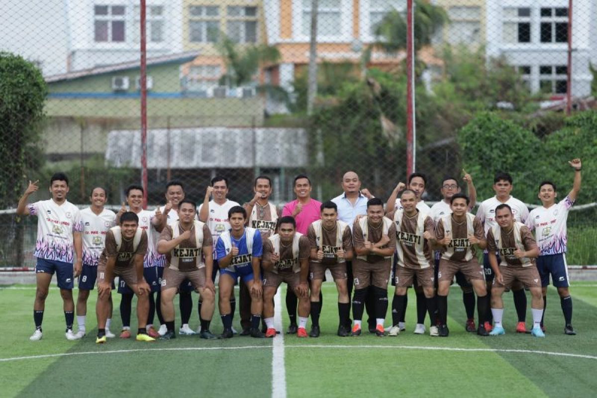 Pertandingan mini soccer, tim media tahan imbang Kejati Sumbar 3-3