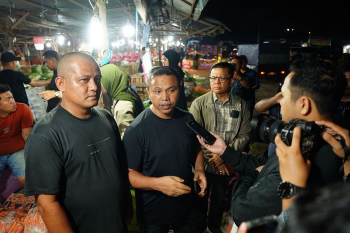 Gubernur Riau mendadak cek harga pangan di Pasar Induk AKAP Pekanbaru, ini barang yang naik