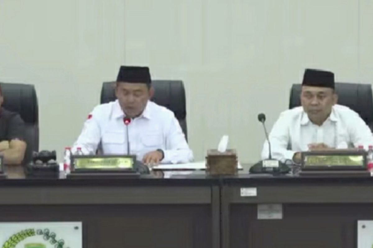 DPRD Karawang sepakat keluarkan pernyataan sikap tanggapi aksi unjuk rasa