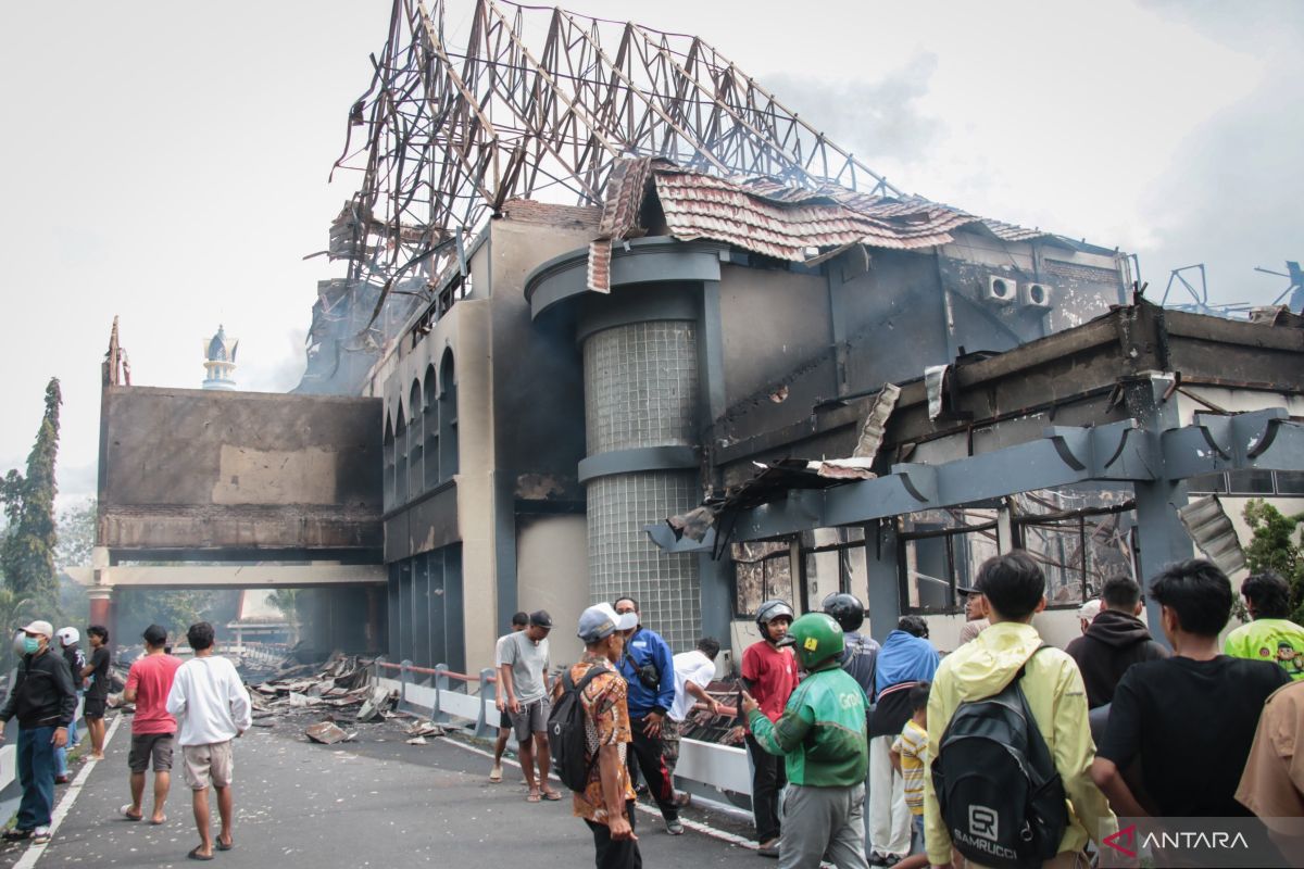 Polresta Mataram panggil Ketua DPRD NTB terkait pembakaran gedung