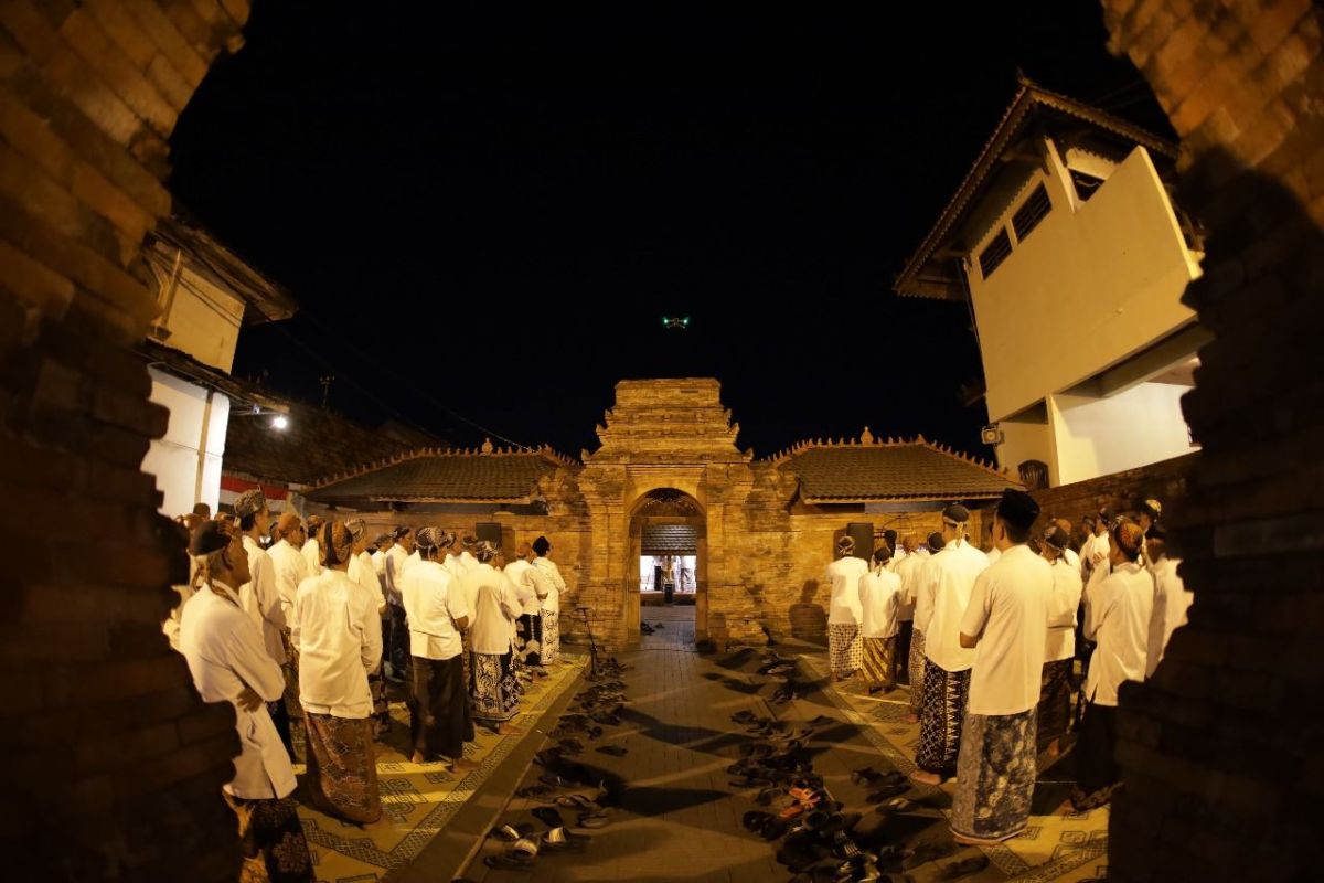 Menara Kudus bermunajat untuk Indonesia damai