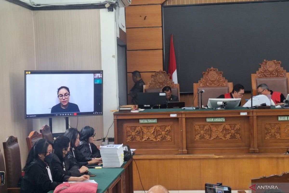 Nikita Mirzani sakit gigi, PN Jaksel tunda pemeriksaan saksi ahli
