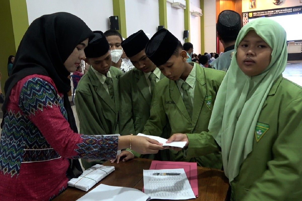 Baznas Kota Jayapura salurkan bantuan pendidikan 250 pelajar