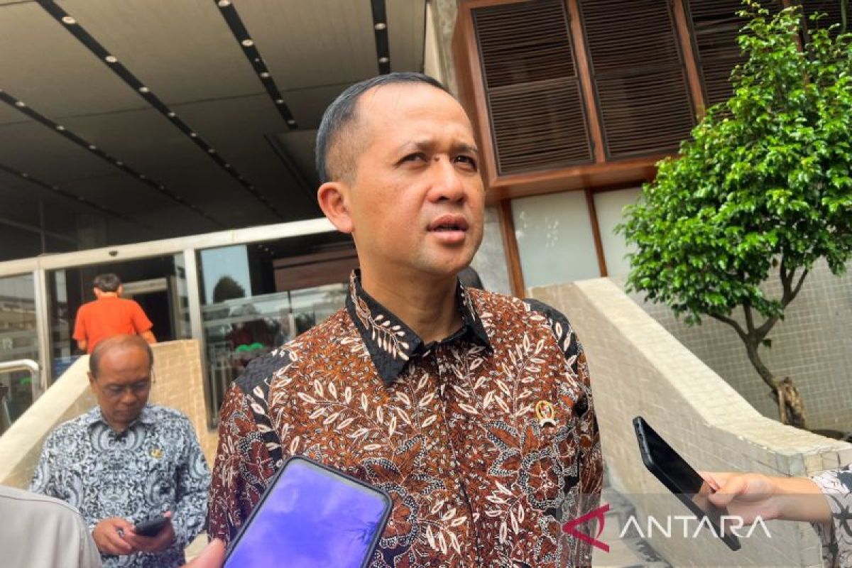Minister stresses 2025 transmigration focus mostly on locals