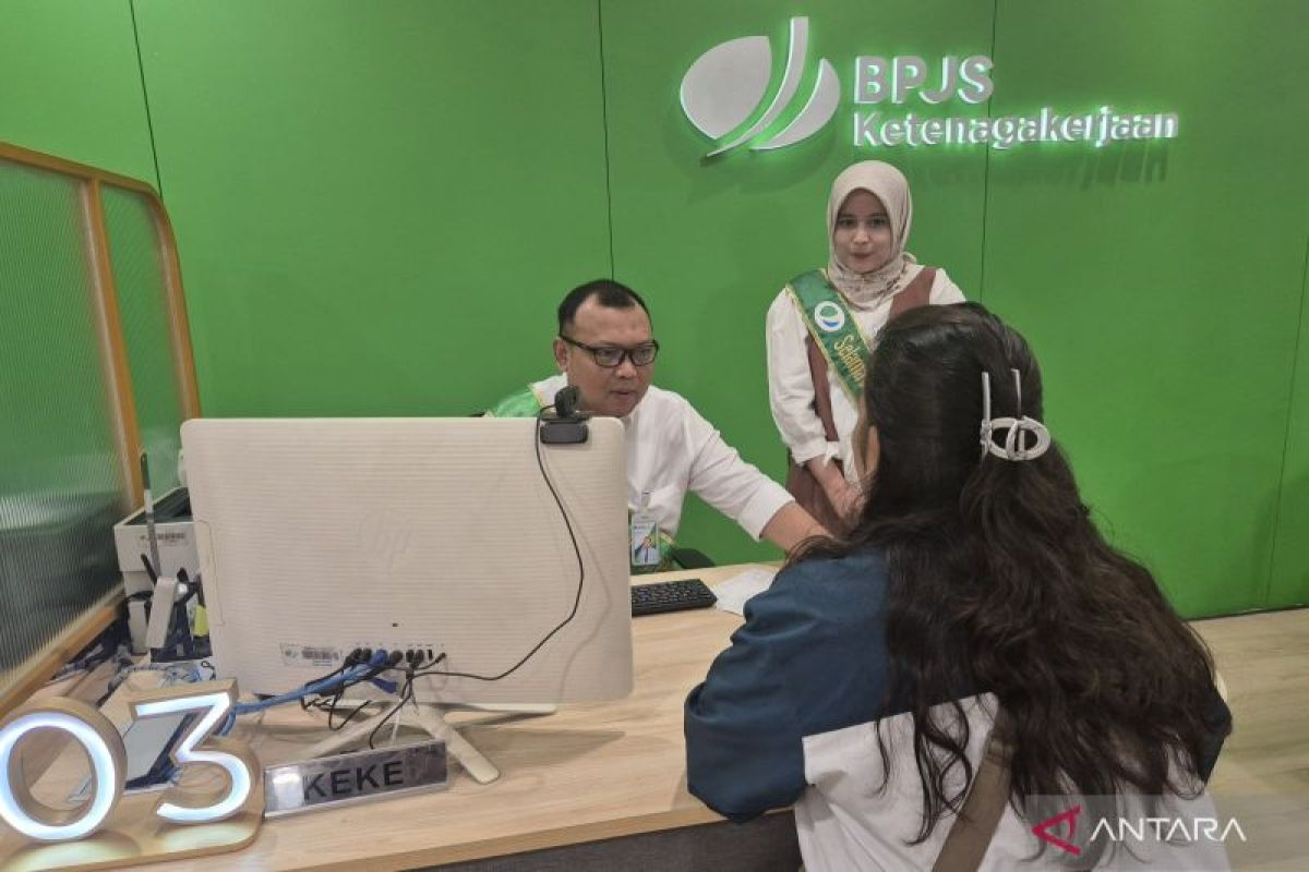 BPJS Ketenagakerjaan tebar senyum keakraban di Hari Pelanggan Nasional