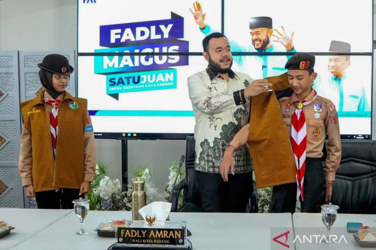 Wali Kota Padang bekali pelajar untuk ikut jambore pramuka muslim dunia