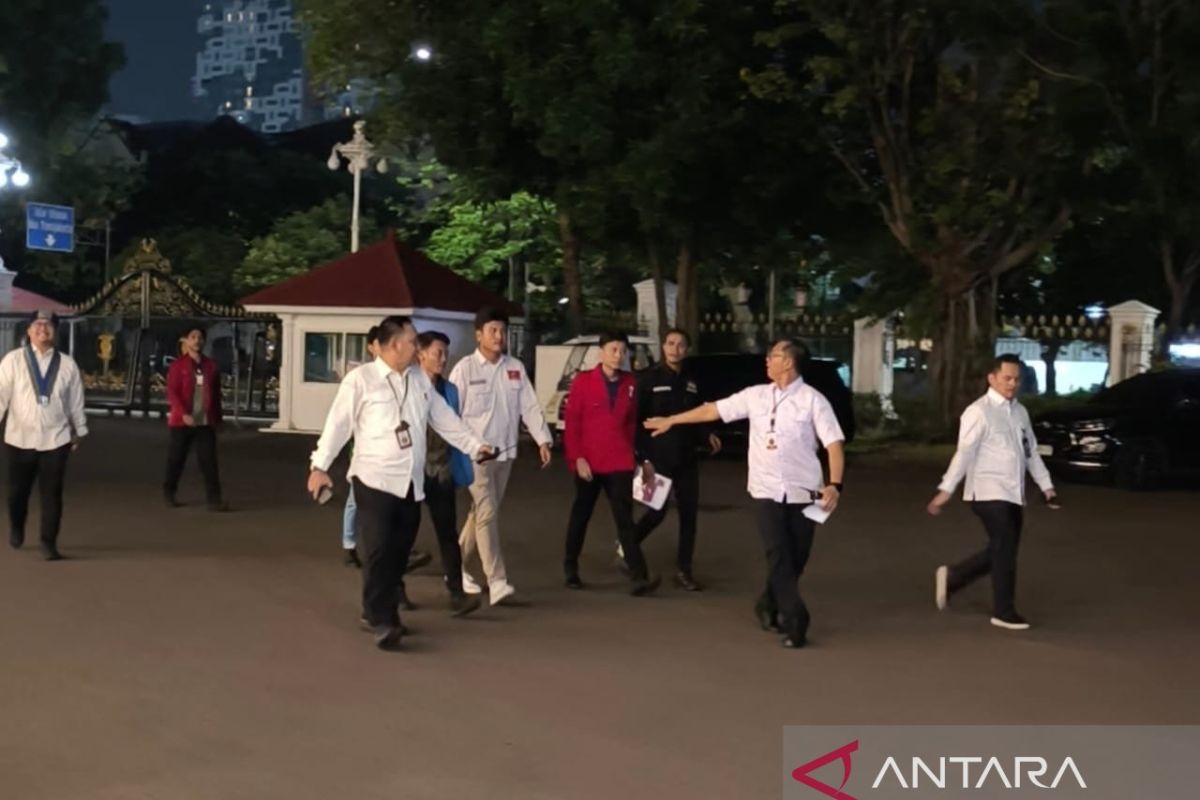 Mahasiswa suarakan aspirasi di Istana, bahas guru hingga generasi emas