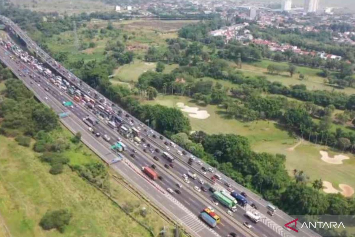 44.939 kendaraan meninggalkan Jakarta via MBZ H-1 Maulid Nabi SAW