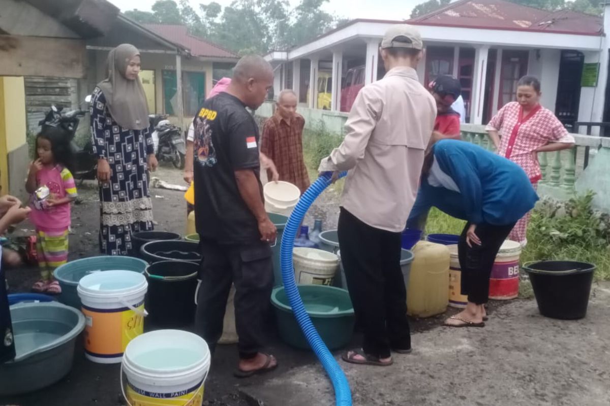 BPBD Agam distribusikan air bersih kelima nagari alami kekeringan