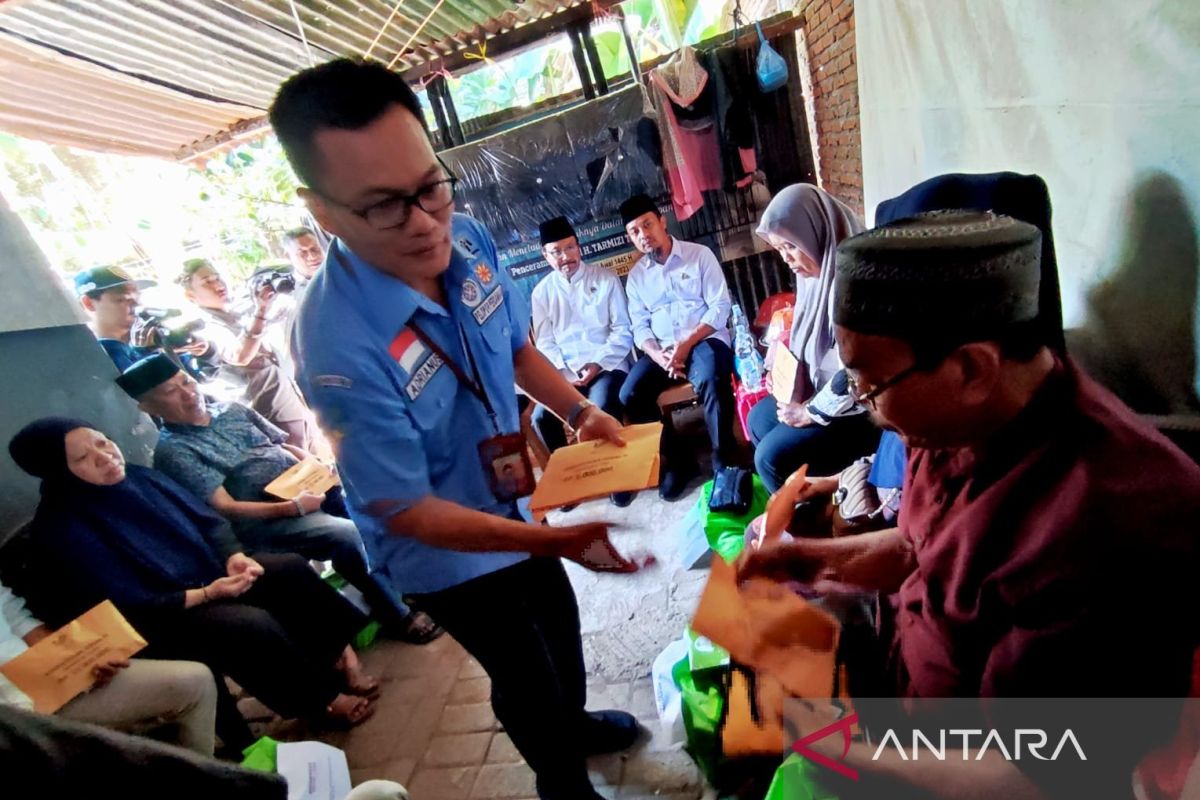 Keluarga korban pembakaran DPRD Makassar curhat ke Mensos