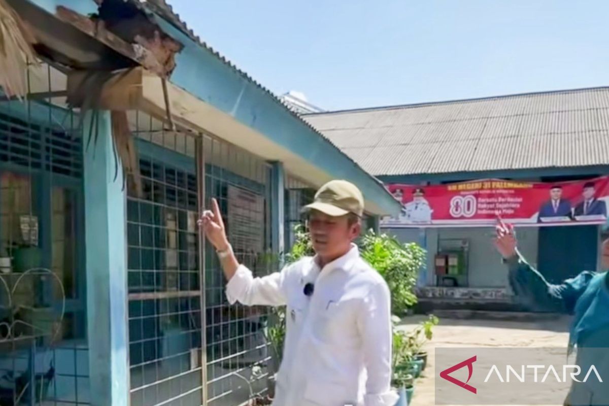 Pemkot Palembang perbaiki dua sekolah dasar