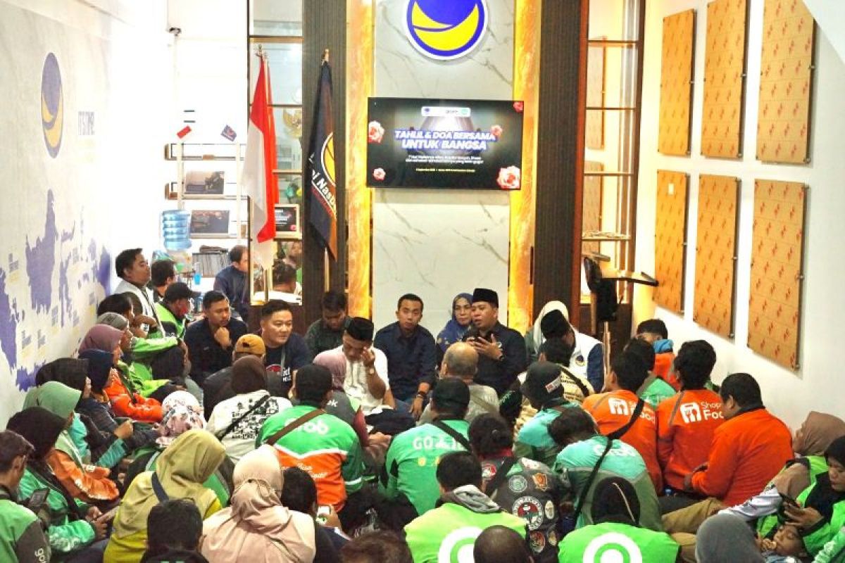 Anggota DPR salurkan program PIP untuk anak pekerja ojek daring