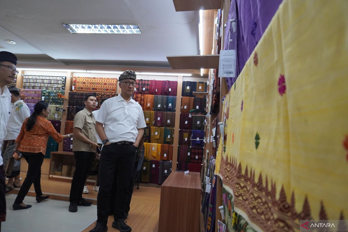 Minister urges Bali to open more small and medium industry hubs