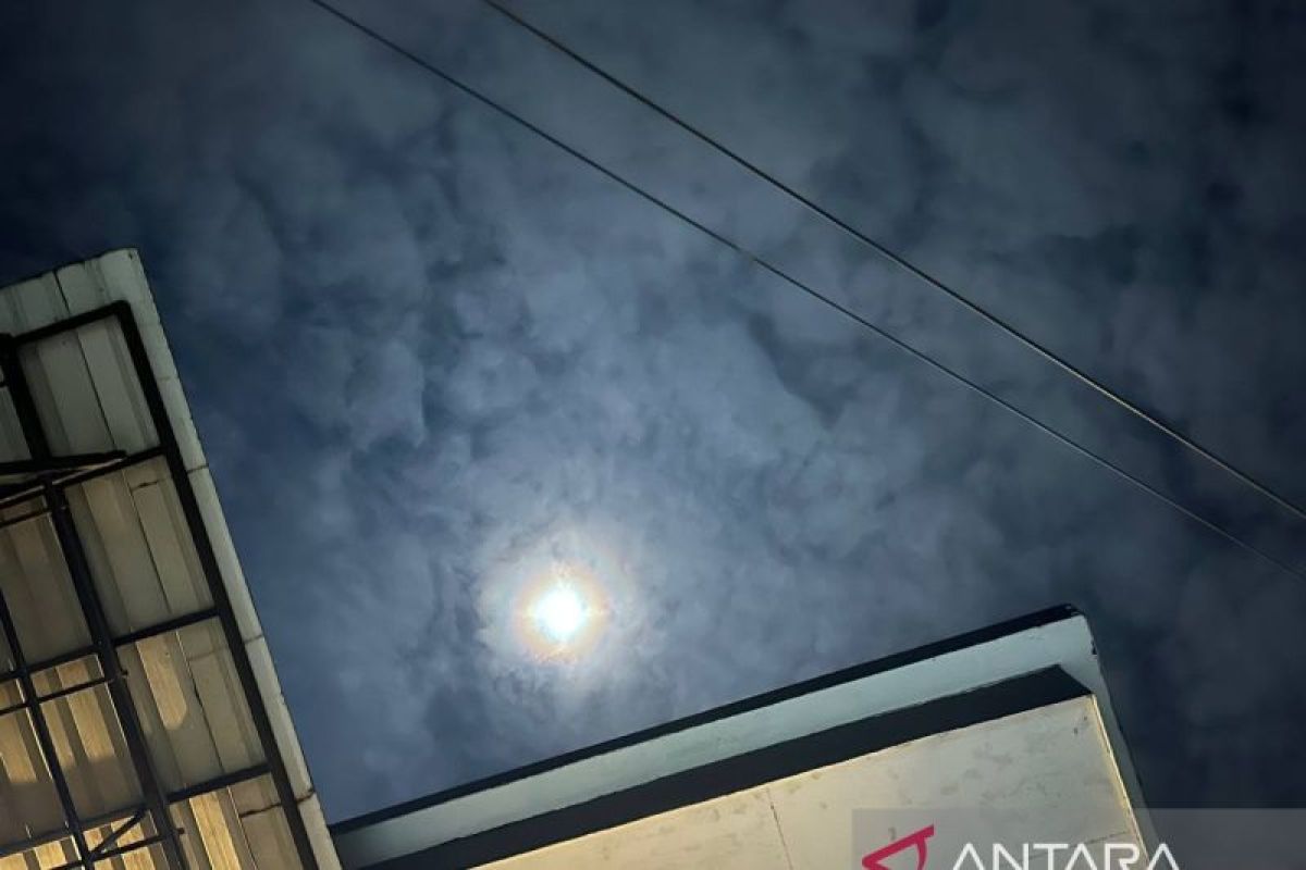BMKG jelaskan gerhana bulan di Kepri terlihat meski langit berawan