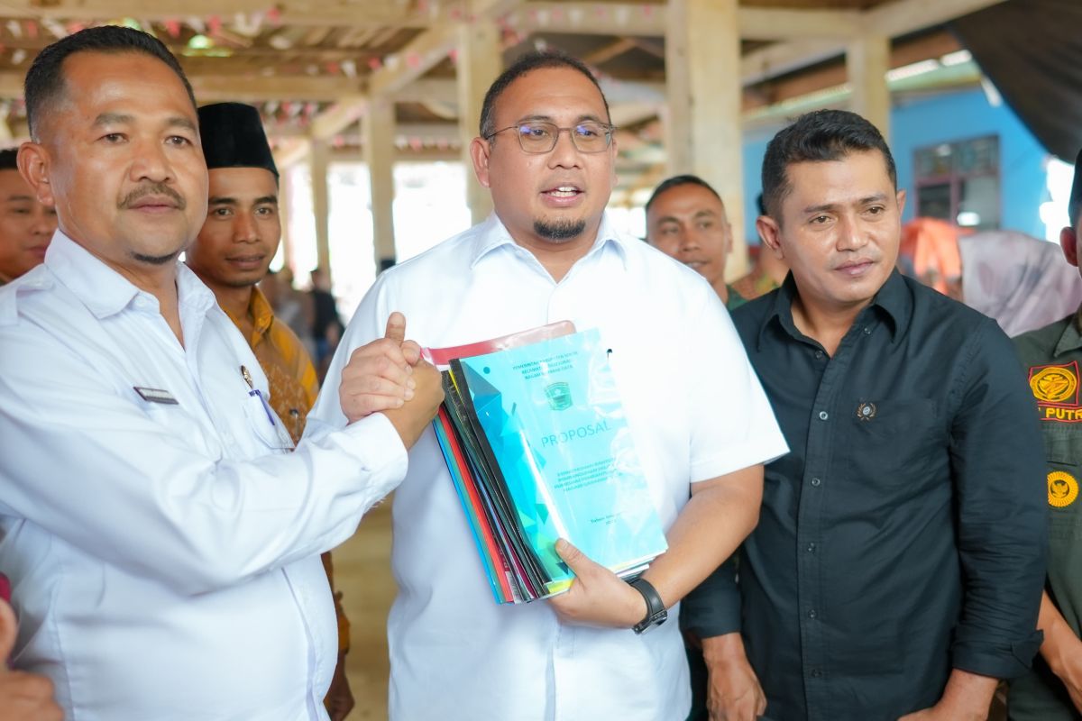 Anggota DPR RI usulkan penambahan enam tower BTS di Kabupaten Solok 
