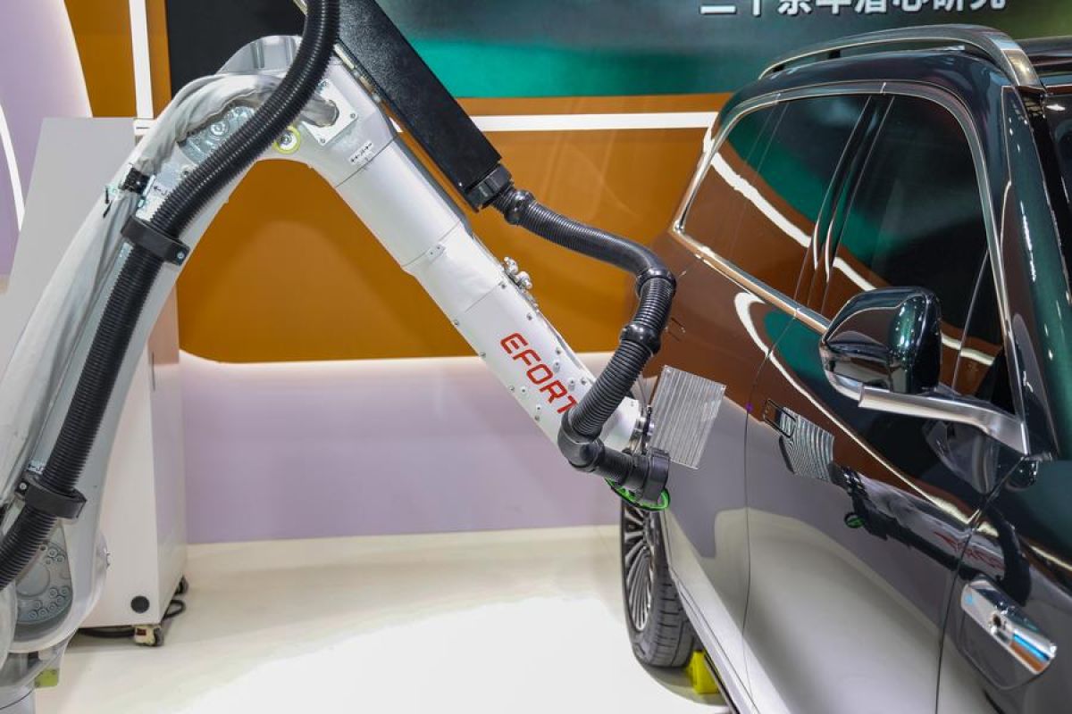Deretan NEV dipamerkan pada ajang WSIE 2025 di China