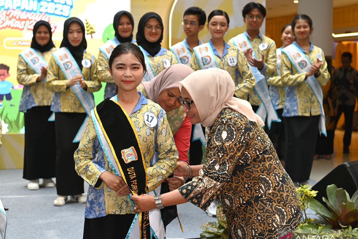 Minister urges collective commitment to realize child-friendly city