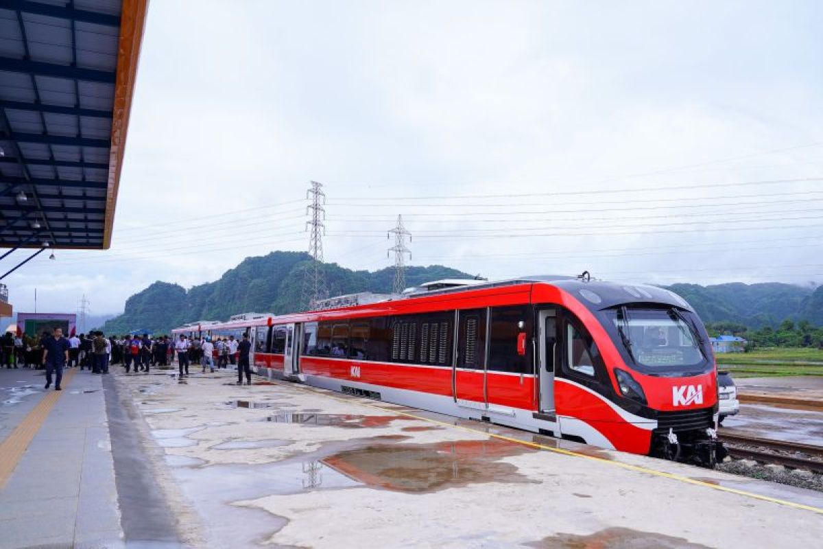 KA Makassar–Parepare Jadi Andalan Wisata dan Mobilitas, Layani Lebih dari 204 Ribu Pelanggan Sepanjang Januari–Agustus 2025
